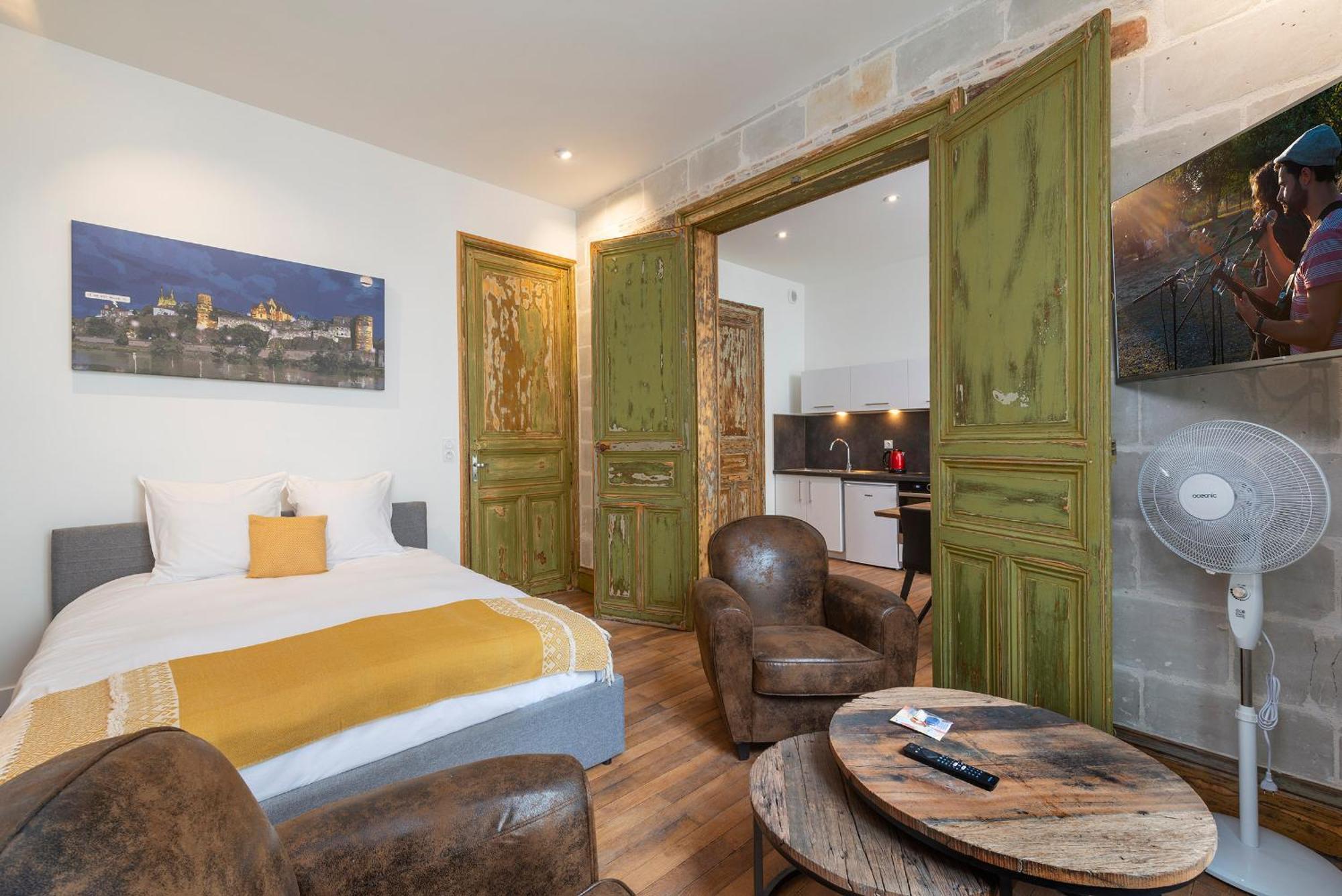 Appartements Lumineux Et Charmants En Coeur De Ville Анже Екстериор снимка